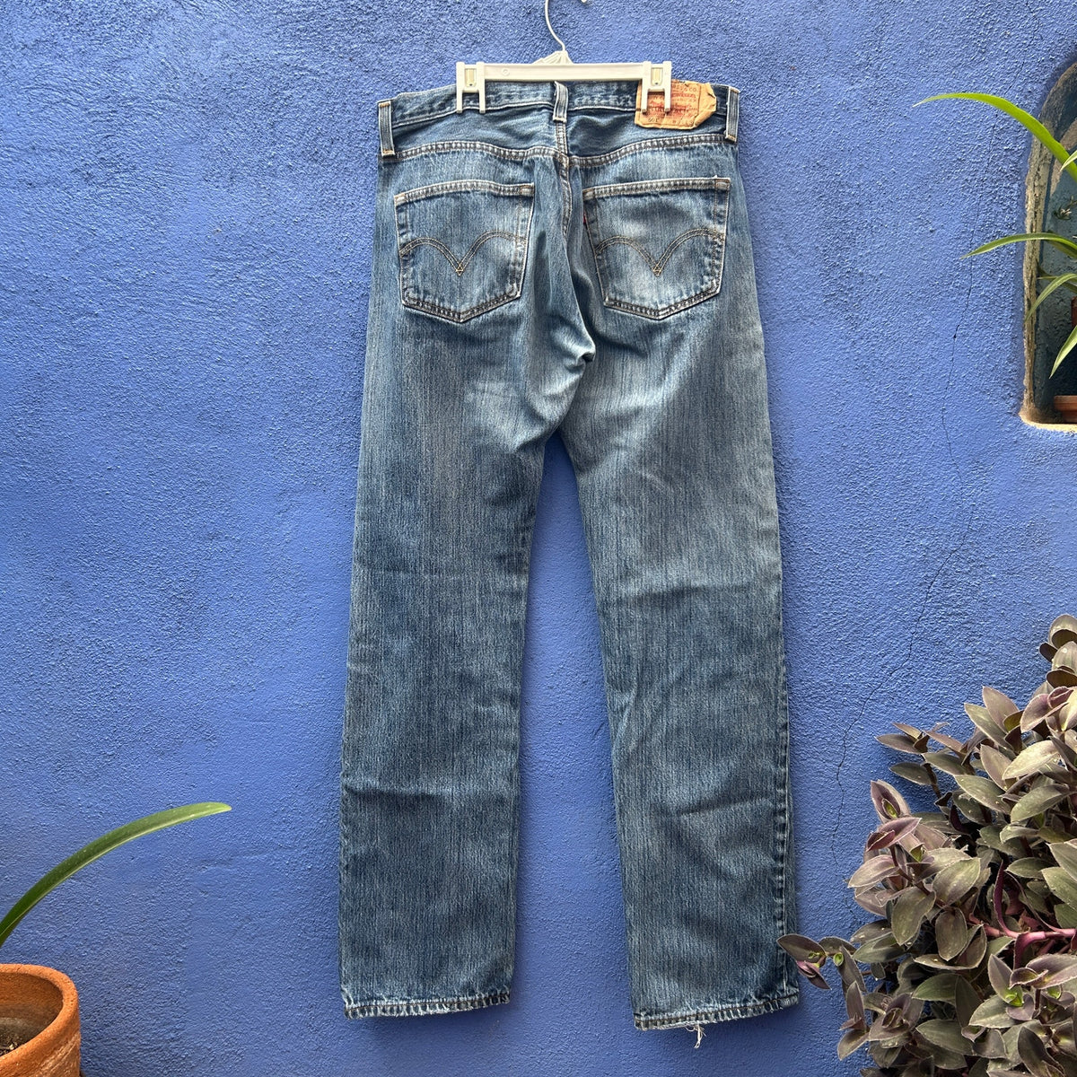 levi's distressed 501s