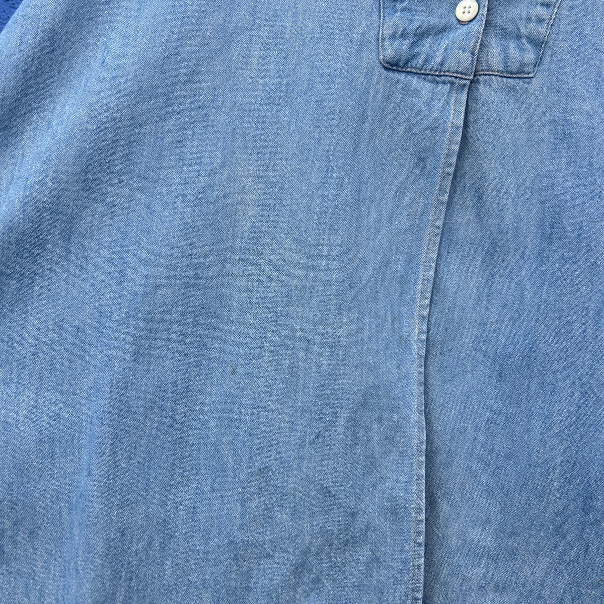 vintage express chambray 5 button top