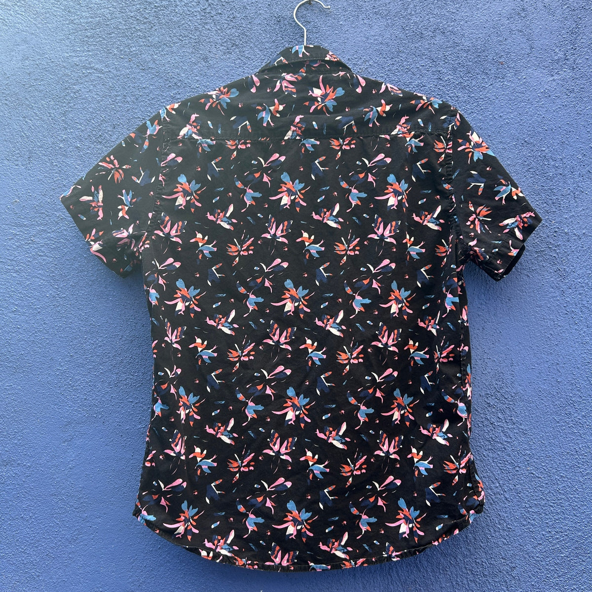 mbx premium goods abstract print short sleeve button down