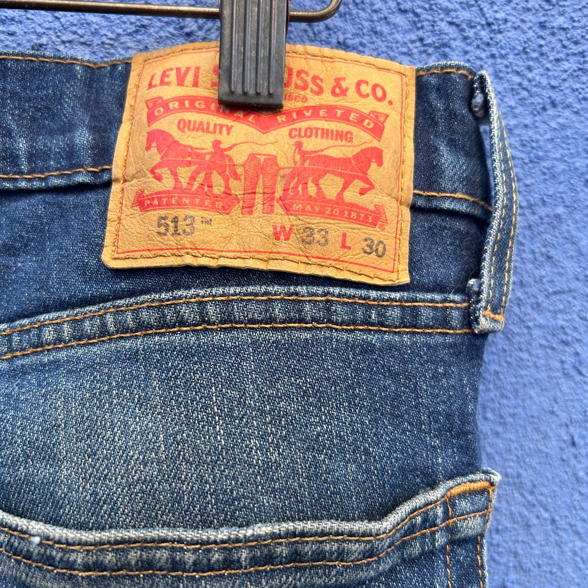 levi's distressed 513 jeans