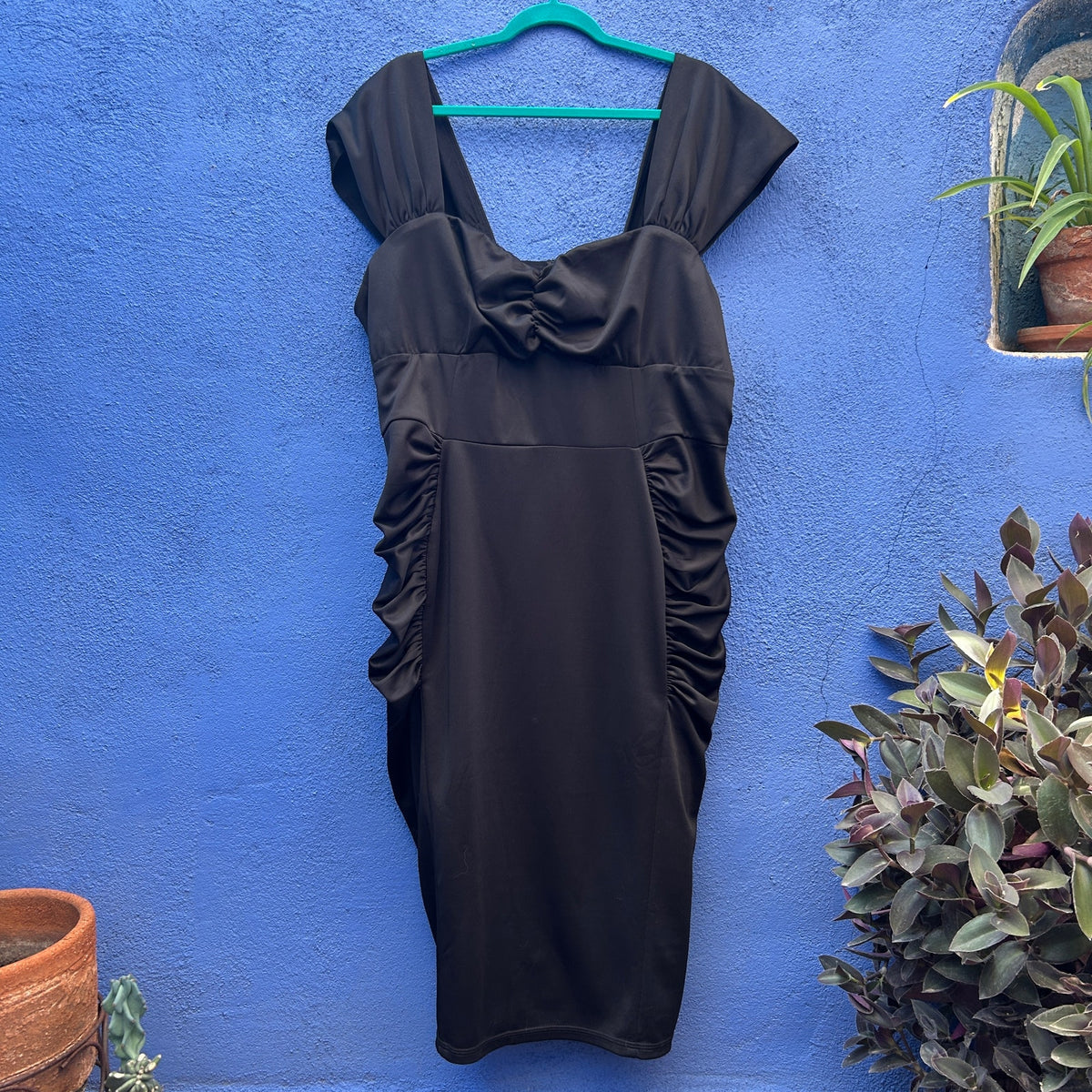 deadly dames by micheline pitt ruched side cocktail dress